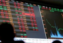 Bolsa de valores brasileira encerra o dia com alta de 1,4% e Ibovespa supera 183 mil pontos