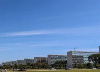 Senado aprova reestruturação de carreiras do serviço público federal e criação de mais de 24 mil cargos