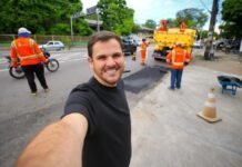 Prefeito Renato Junior fiscaliza operação tapa-buracos na avenida André Araújo com uso de tecnologia