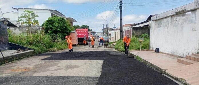 Prefeitura de Manaus finaliza recuperação asfáltica na rua Charles Goodyear, no bairro Redenção