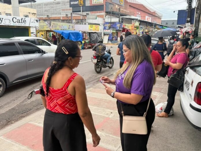 Prefeitura de Manaus realiza blitz educativa no Manoa contra violência à pessoa idosa