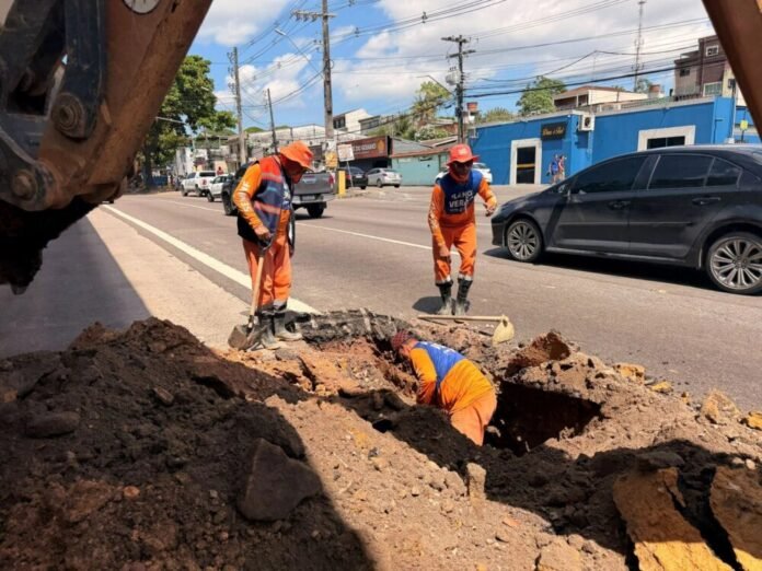 Prefeitura de Manaus age emergencialmente na recuperação da rede de drenagem da Torquato Tapajós