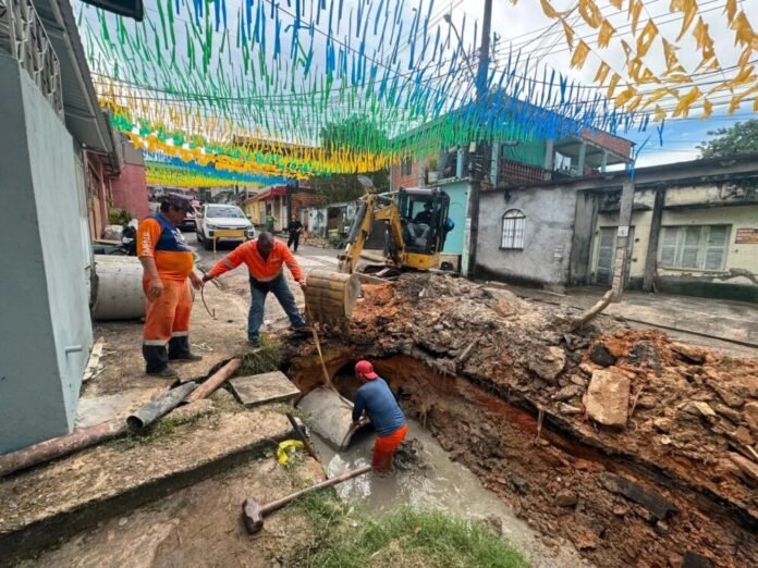 Prefeitura de Manaus desobstrui rede de drenagem no São Lázaro e reforça segurança urbana
