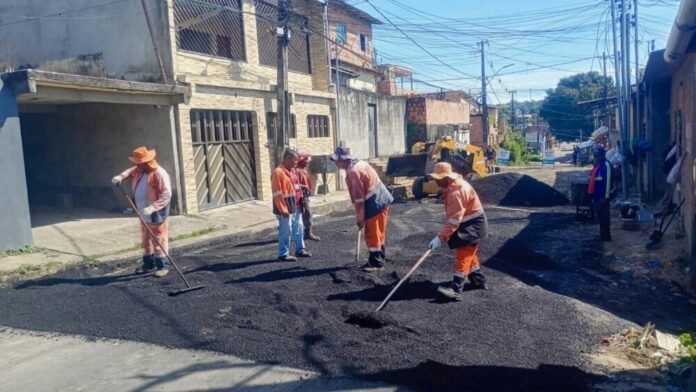 Prefeitura de Manaus recupera rua Beira Rio na comunidade Monte Sião e melhora mobilidade na zona Leste