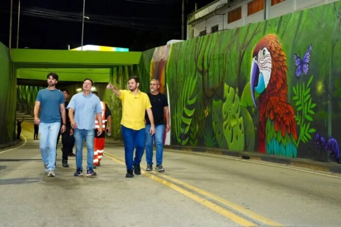 Prefeito Renato Junior vistoria reestruturação de passagem de nível e obras em Manaus