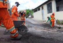 Prefeitura de Manaus intensifica operação ‘Tapa-Buracos’ com fresagem e recuperação asfáltica no Cidade de Deus