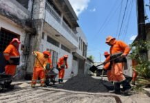 Prefeitura de Manaus avança com manutenção asfáltica na rua Abdias Teles da Silva, bairro Raiz