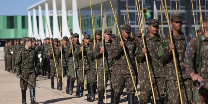 Vagas para negros, indígenas e quilombolas são fixadas em concursos militares