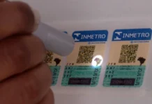 Selos antigos do Inmetro para capacetes, extintores e GNV vencem em março; novos exigem verificação digital