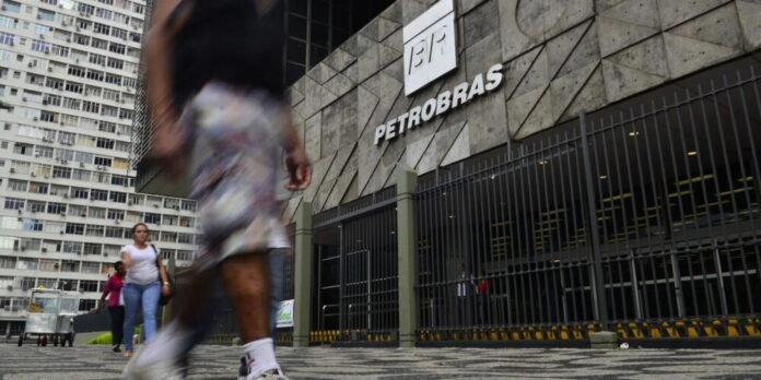 Petrobras suspende leilão de diesel e gasolina para reavaliar estoques