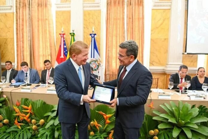 Tadeu de Souza reforça parceria com Judiciário para regularização fundiária no Amazonas