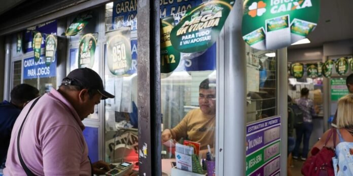 Mega-Sena acumula e prêmio principal sobe para R$ 17 milhões para o próximo sorteio