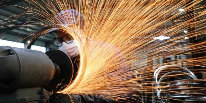 Governo destina R$ 15 bilhões para apoiar exportadoras brasileiras em meio a crises internacionais