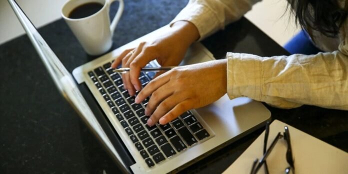 Classe C lidera empreendedorismo no Brasil, impulsionada por busca por autonomia e ascensão social