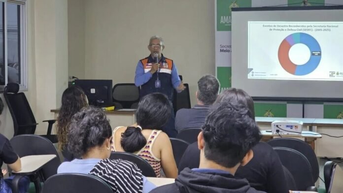 Sema-AM reúne especialistas para discutir gestão hídrica e mudanças climáticas na Amazônia