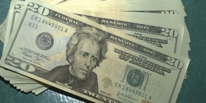 Dólar recua e bolsa sobe na semana apesar de tensões no Oriente Médio