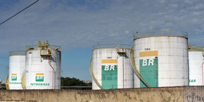 Privatização da BR Distribuidora é criticada por elevação abusiva de preços de combustíveis
