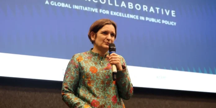 Nobel de Economia impulsiona capacitação de servidores públicos brasileiros com foco em evidências científicas