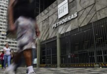 Petrobras reajusta preço do querosene de aviação em até 55% em 14 pontos de venda