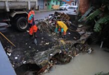 Seminf atua em Manaus para minimizar alagamentos causados por chuvas deste sábado