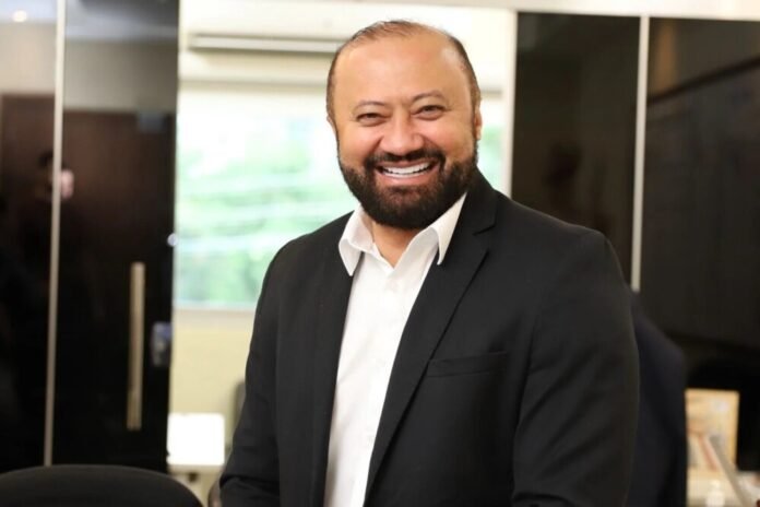 Arone Bentes é o novo Secretário Municipal de Educação de Manaus; Renato Junior oficializa nomeação