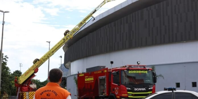 Incêndio no Velódromo do Rio é controlado e pista olímpica não é afetada