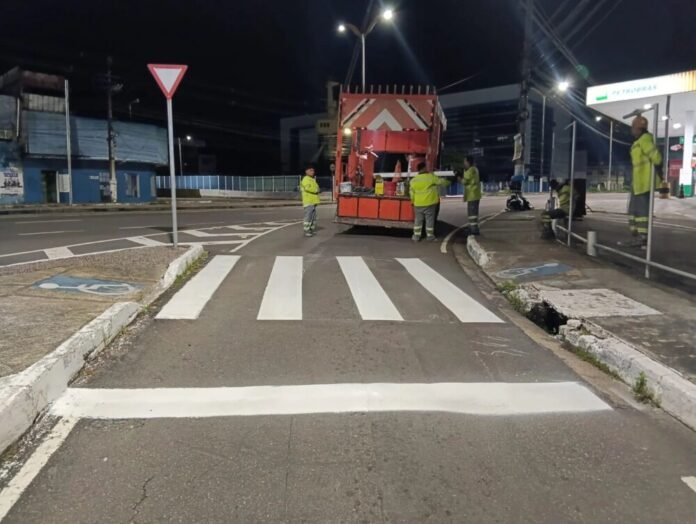 Prefeitura de Manaus intensifica sinalização viária para melhorar segurança no trânsito