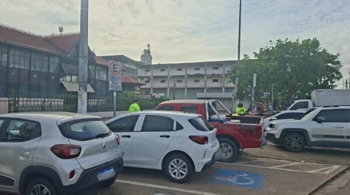 Prefeitura de Manaus reforça fiscalização de vagas especiais para idosos e PcDs no Centro