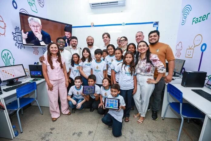 Escola rural de Manaus recebe novo ponto de inclusão digital e amplia conectividade