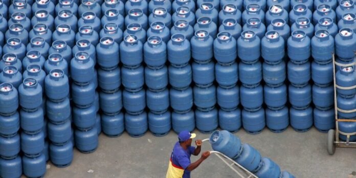 Governo libera R$ 330 milhões para subsidiar gás de cozinha e amenizar alta de preços
