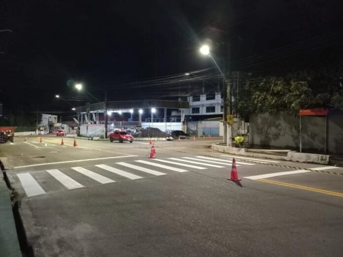 Prefeitura de Manaus intensifica segurança viária com ampliação de sinalização em diversas zonas
