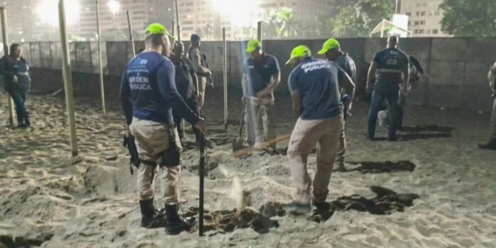 Prefeitura do Rio descarta 80kg de alimentos perecíveis enterrados na areia de Copacabana antes do show de Shakira