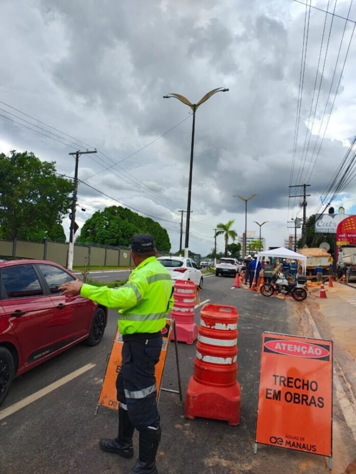 Ageman notifica Águas de Manaus por vazamento em adutora na zona Oeste