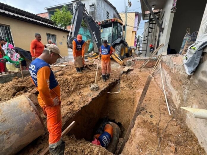 Prefeitura de Manaus recupera rede de drenagem rompida na Compensa após construção irregular