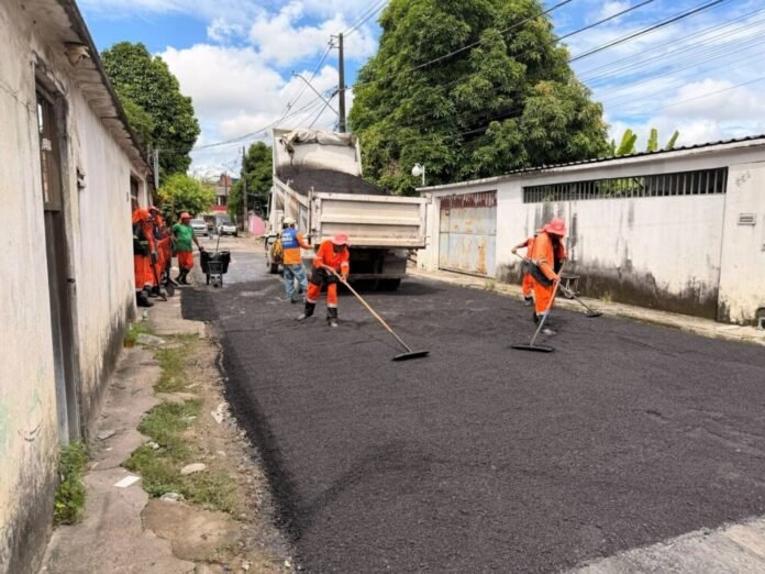 Prefeitura de Manaus intensifica operação 'Tapa-Buracos' e amplia recuperação viária no Cidade Nova