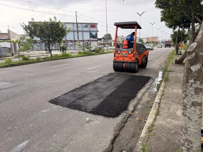 Prefeitura de Manaus intensifica manutenção asfáltica na Avenida Nathan Xavier