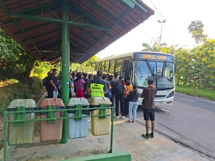 Prefeitura de Manaus investiga otimização da linha 007 para estudantes da Ufam