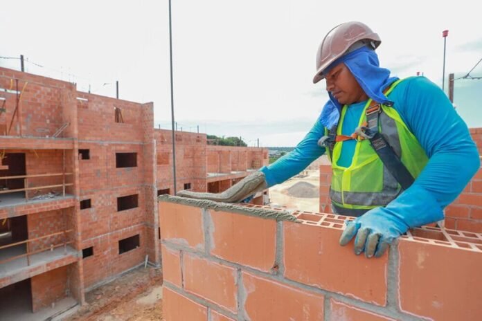 Amazonas Meu Lar: edital abre credenciamento para construção de apartamentos para famílias de baixa renda