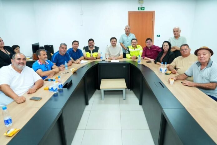 Prefeito Renato Junior discute subsídio e melhorias para o transporte complementar de Manaus