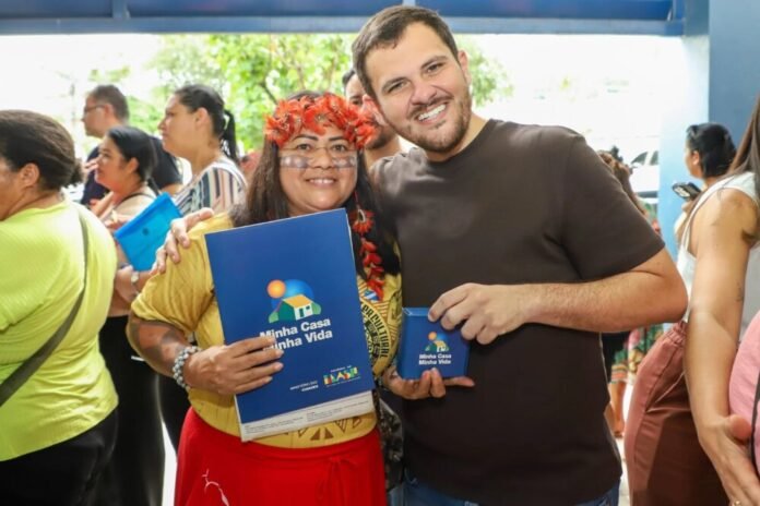Prefeito Renato Junior entrega últimas chaves do Morar Melhor e beneficia 576 famílias em Manaus