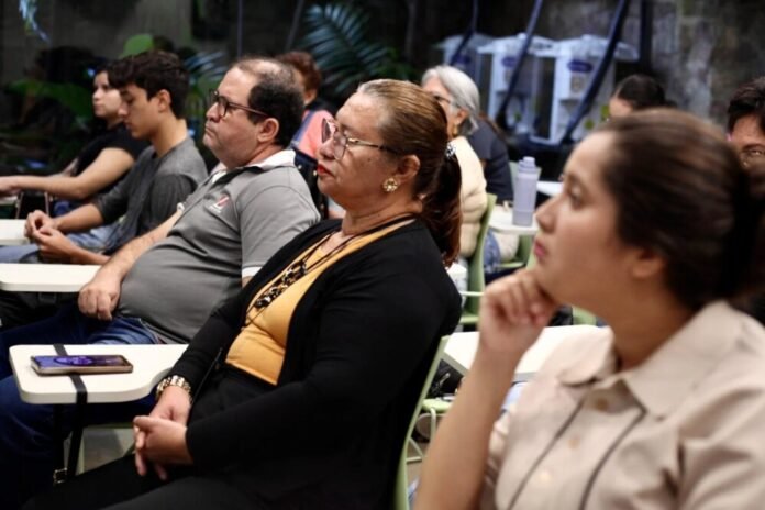 Prefeitura de Manaus: servidores da assistência social participam de imersão sobre autocuidado e qualificação