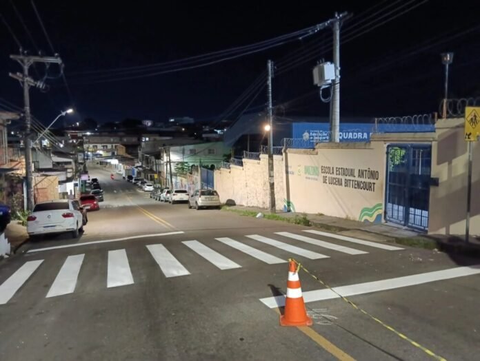 Prefeitura de Manaus reforça sinalização viária para aumentar segurança de pedestres e motoristas