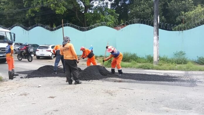Prefeitura de Manaus intensifica recuperação asfáltica no bairro Aleixo