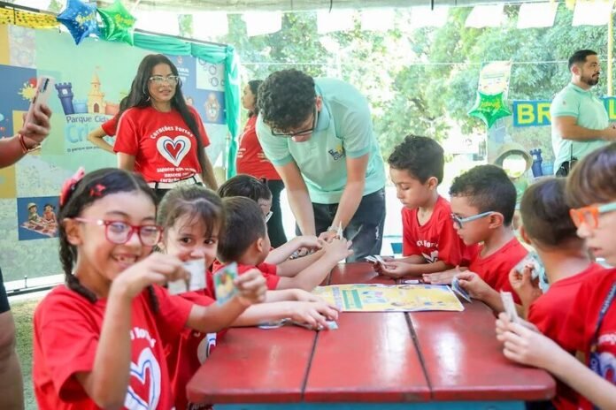 Parque Cidade da Criança em Manaus celebra Copa do Mundo com troca de figurinhas e atividades sustentáveis