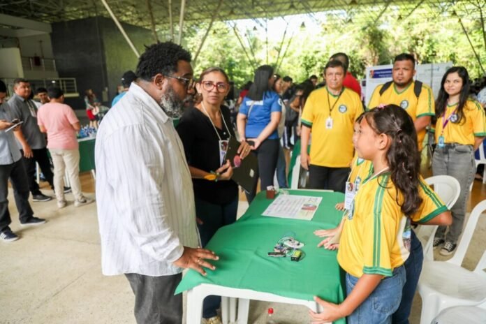 Prefeitura de Manaus destaca 42 trabalhos de matemática na 5ª Feira Amazonense da Ufam