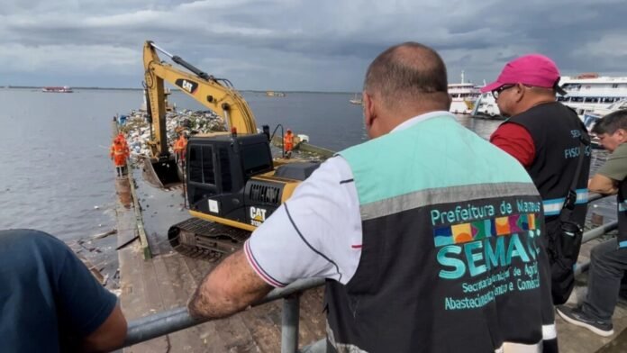 Prefeitura de Manaus intensifica reordenamento e assistência social na orla em operação 'Centro Mais Seguro'