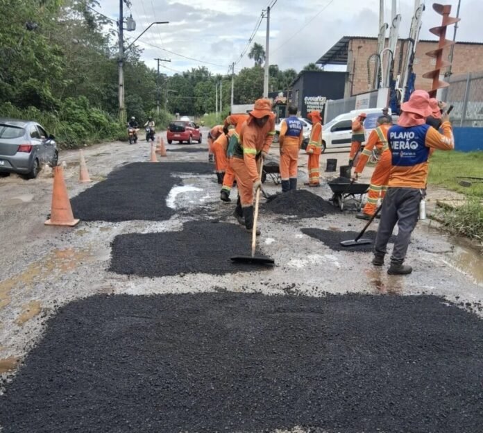 Prefeitura de Manaus reforça recuperação asfáltica no Tarumã e melhora mobilidade urbana