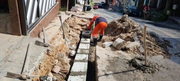 Prefeitura de Manaus reforça drenagem profunda e evita formação de cratera no bairro Armando Mendes