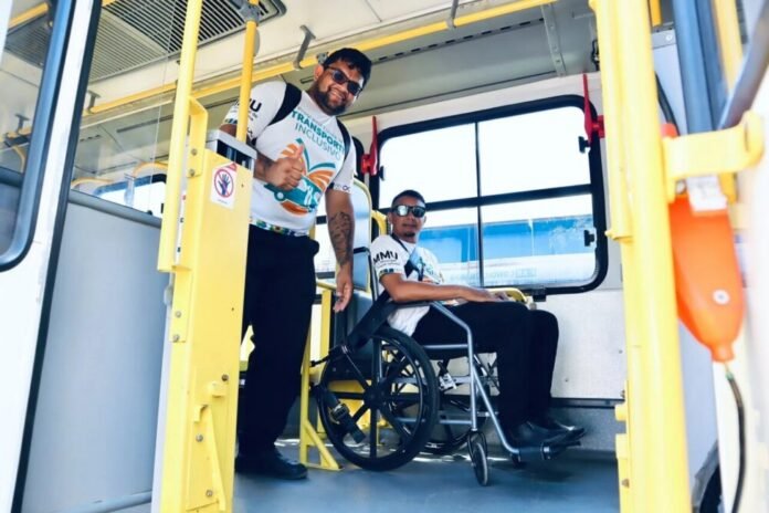 Prefeitura de Manaus capacita rodoviários para melhor atender pessoas com deficiência