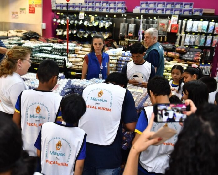 Semana da Vigilância 2026 em Manaus encerra com capacitação para médicos e projeto 'Fiscal Mirim'